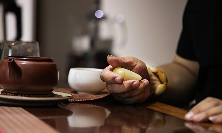 品茗、聞香、盤玉，閑暇時(shí)修心養(yǎng)性的方式